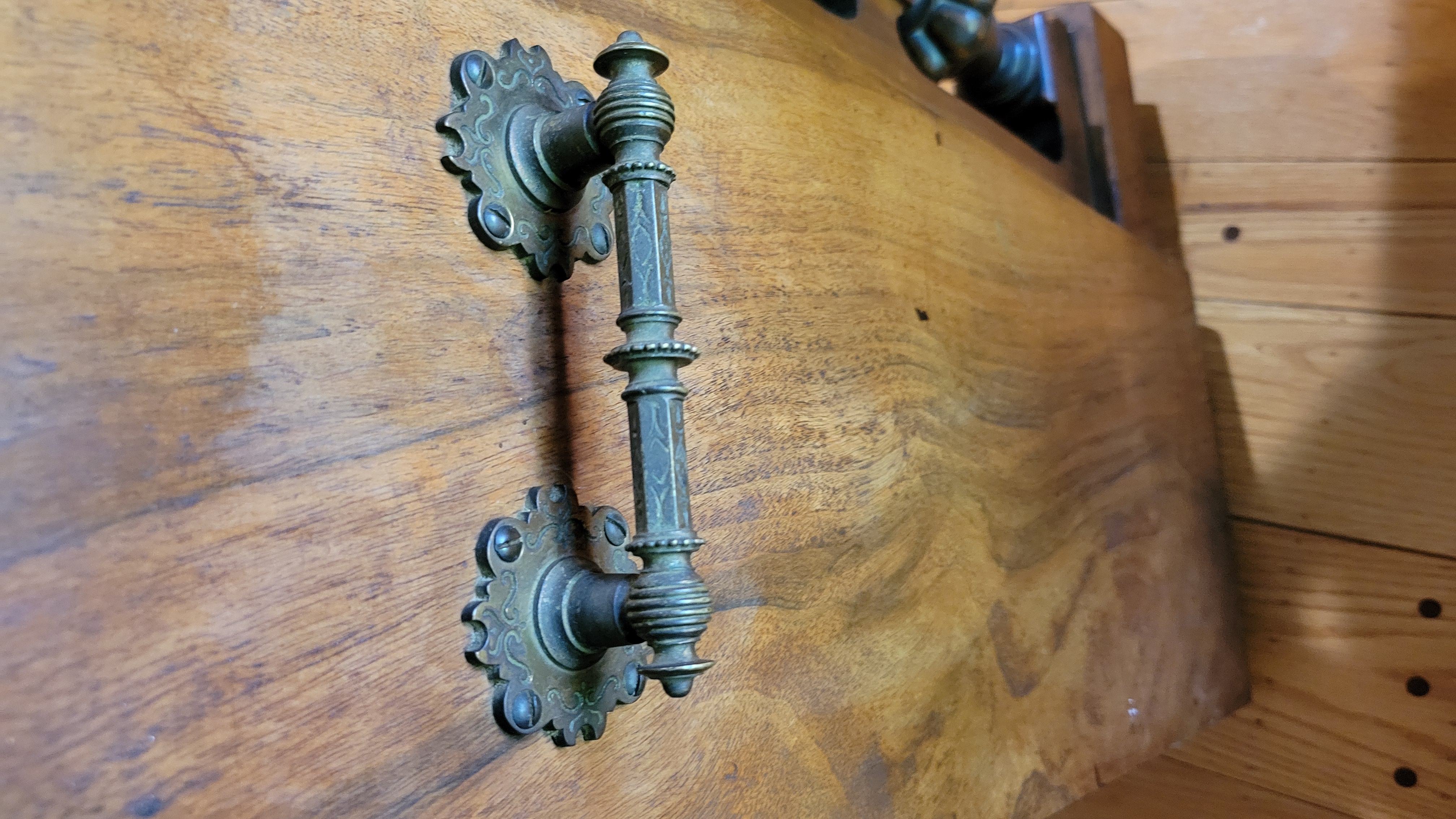 07_SideHandle_Closeup.jpg